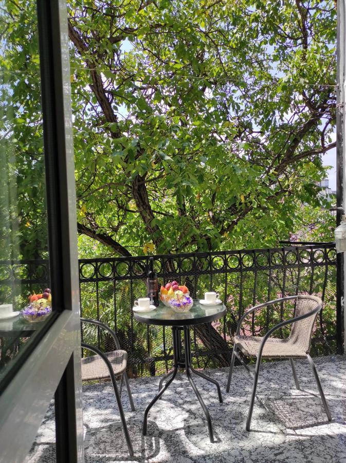 Tranquil Apartment In Vake Tbilisi Exterior foto